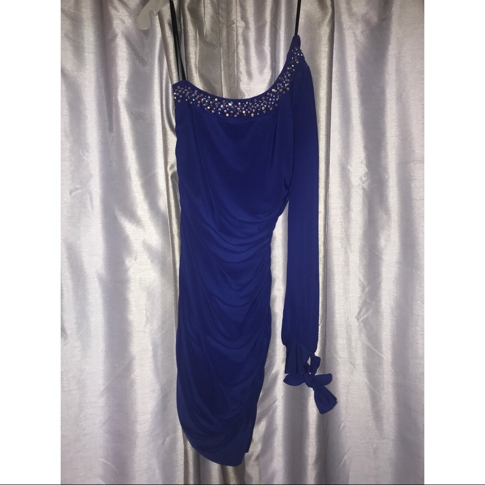 Blue one-sleeved cocktail dress